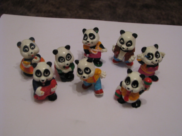 Prodám 8 figurek ze série Panda Party